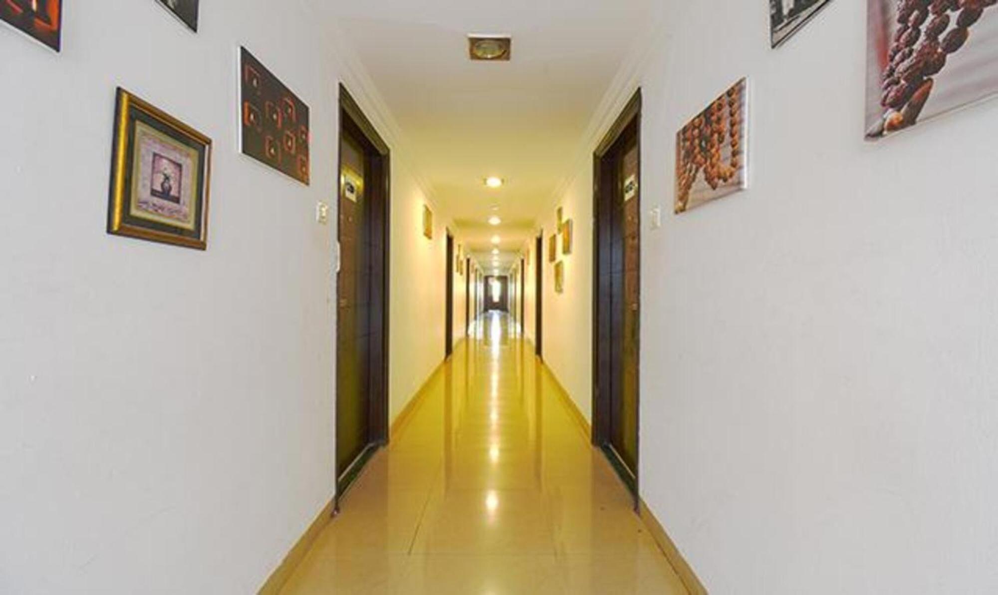 Hotel Shirdi Sai Wada Exterior photo