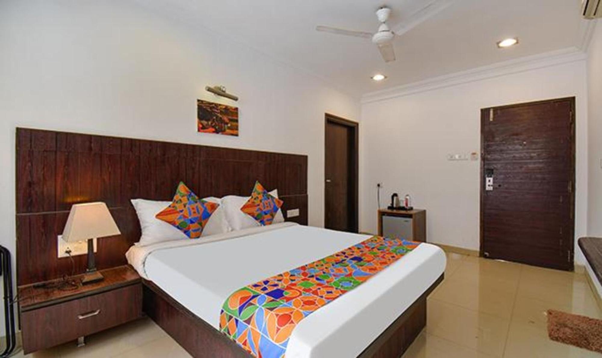 Hotel Shirdi Sai Wada Exterior photo