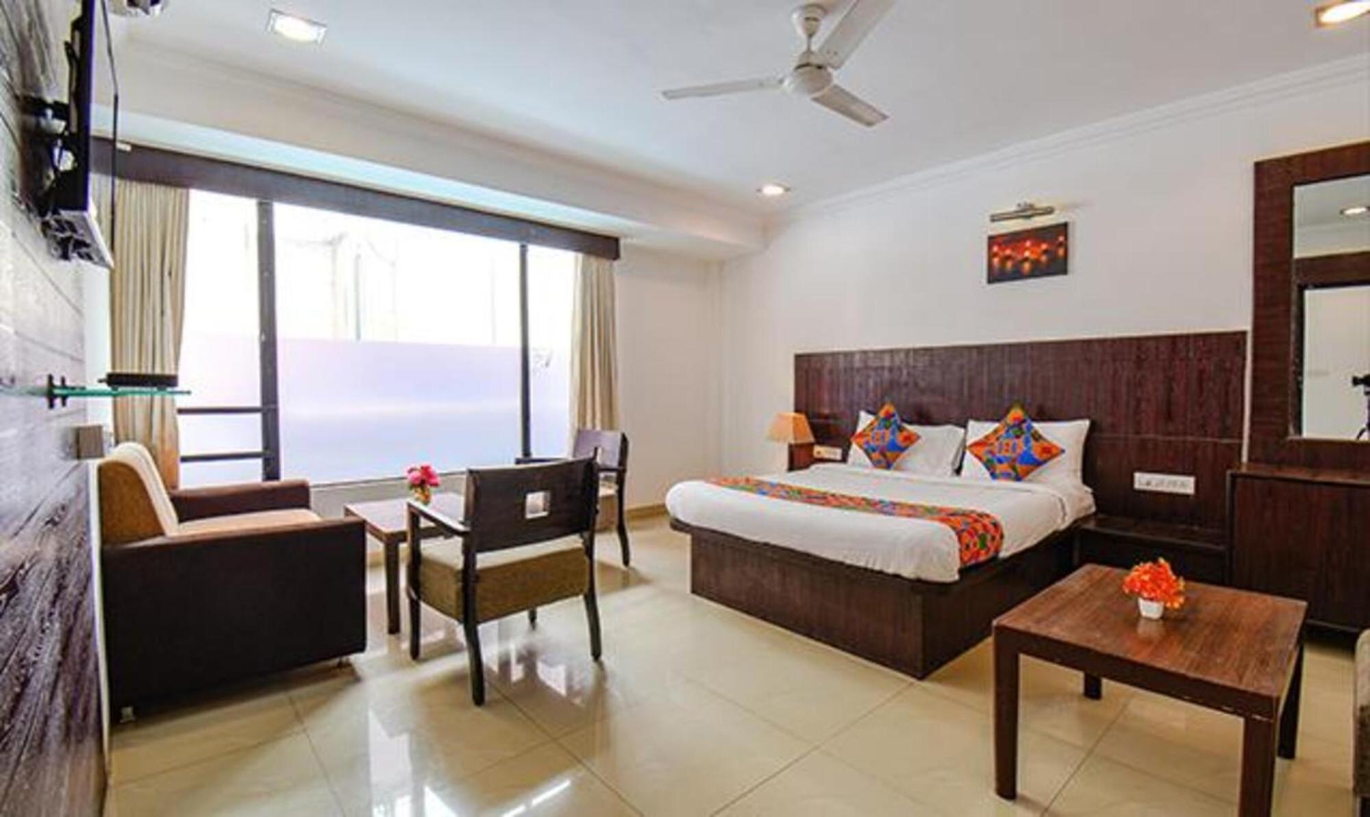 Hotel Shirdi Sai Wada Exterior photo