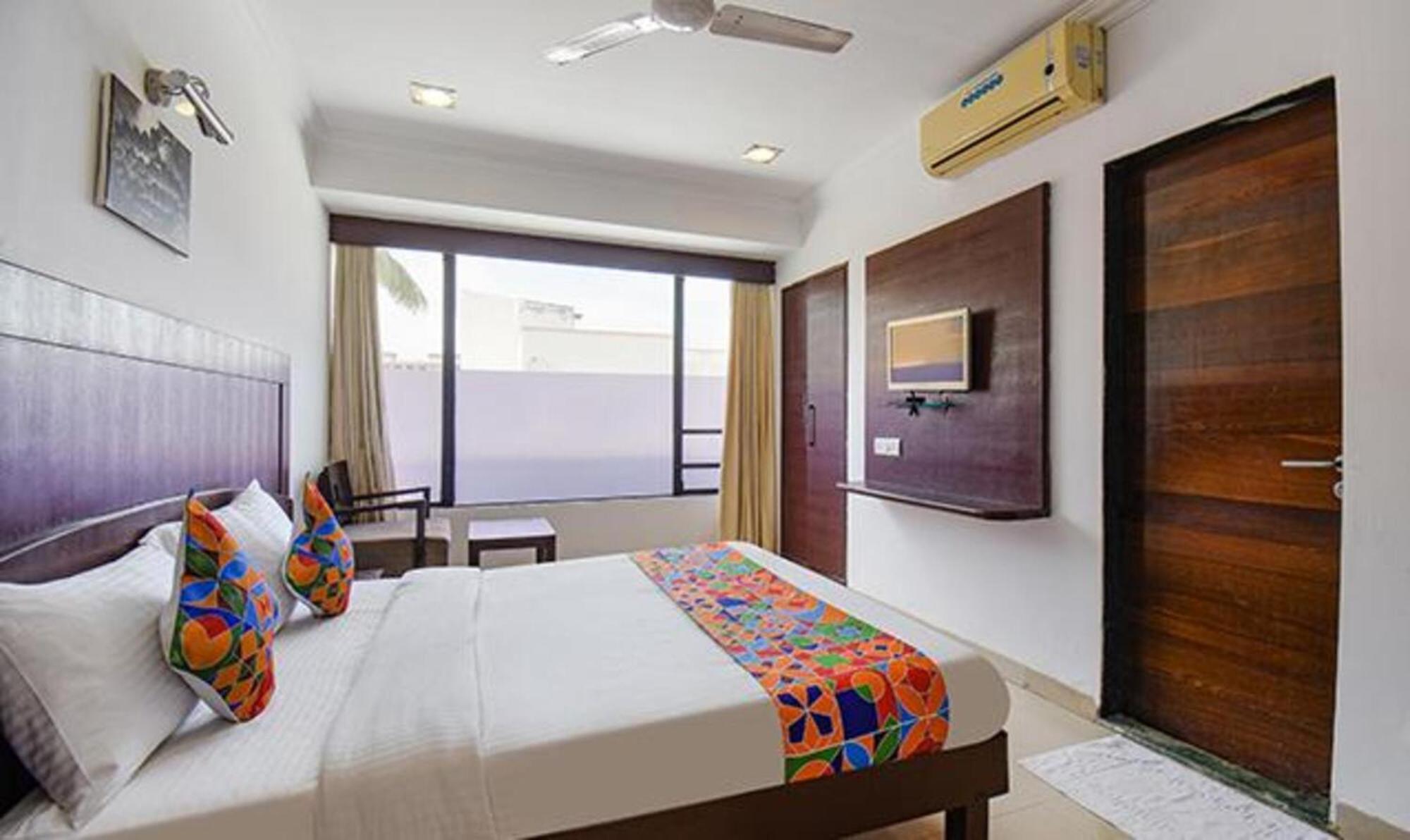 Hotel Shirdi Sai Wada Exterior photo