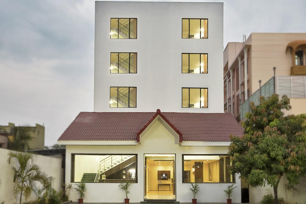 Hotel Shirdi Sai Wada Exterior photo